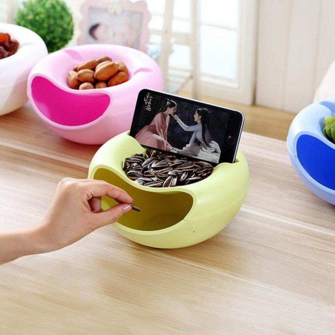 Lazy Snack Bowl With Mobile Holder - Image 2