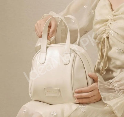 leatherportable-makeup-bag-with-handle-for-cosmetic-storage-product-image