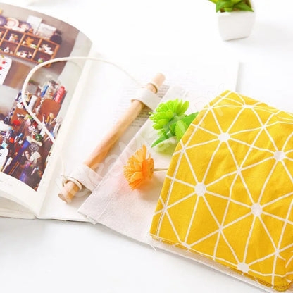 waterproof-cotton-3-pocket-wall-hanging-storage-bag-for-accessories-product-image