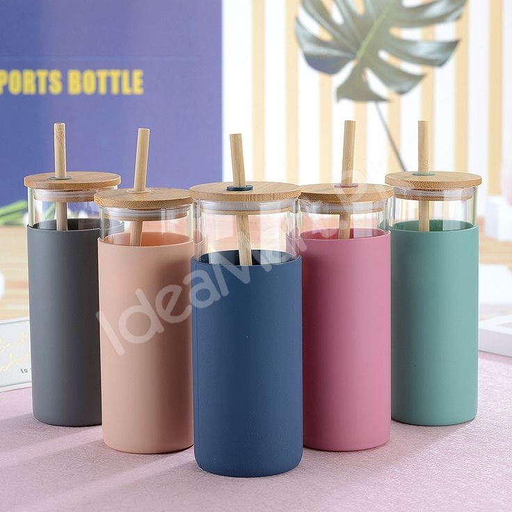 drinking-bottle-550ml-glass-with-wood-lid-straw-silicone-sleeve-for-juice-yogurt-product-image