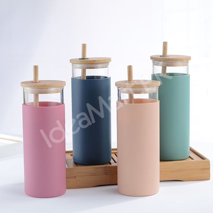 drinking-bottle-550ml-glass-with-wood-lid-straw-silicone-sleeve-for-juice-yogurt-product-image