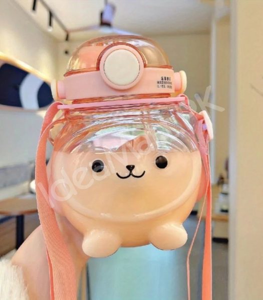 bear-shaped-plastic-water-bottle-1000ml-with-straw-shoulder-strap-for-kids-product-image